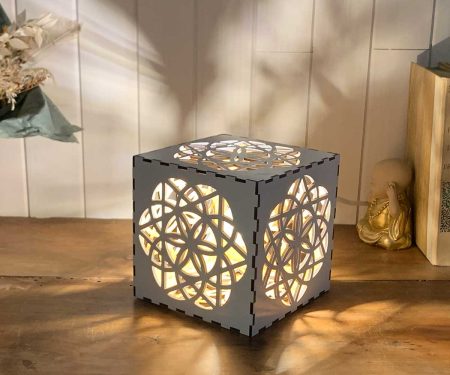 Lampe cube Équilibre Blanc taille S allumée de profil