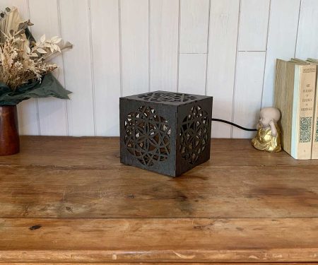 Lampe cube Équilibre Bronze Taille S de profil