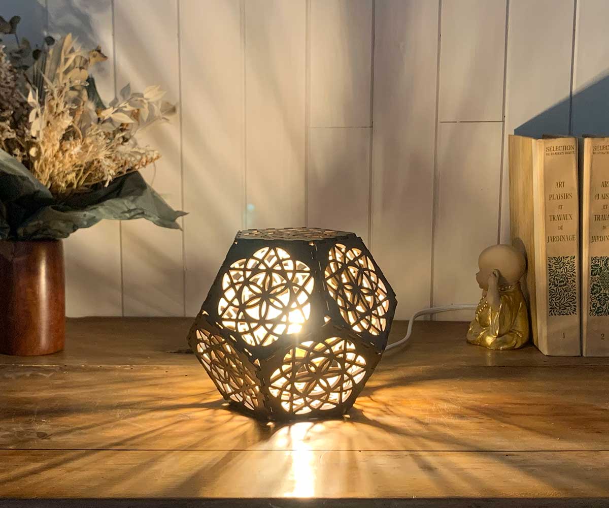 Lampe à poser Dodécaèdre Feng Shui Fleur de Vie 100% française